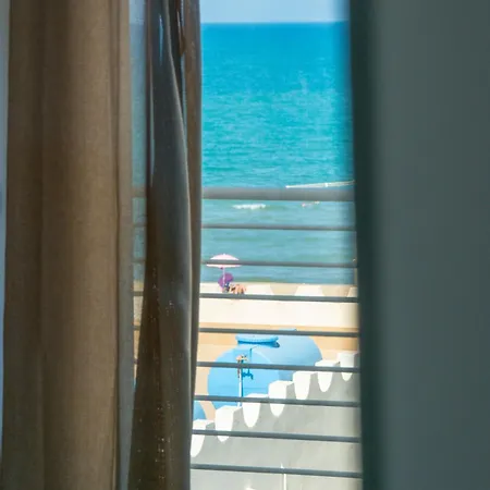Laguna Blu - Panoramic View, Very Close To The Villaggio San Leonardo
