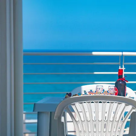 Laguna Blu - Panoramic View, Very Close To The Appartement Villaggio San Leonardo